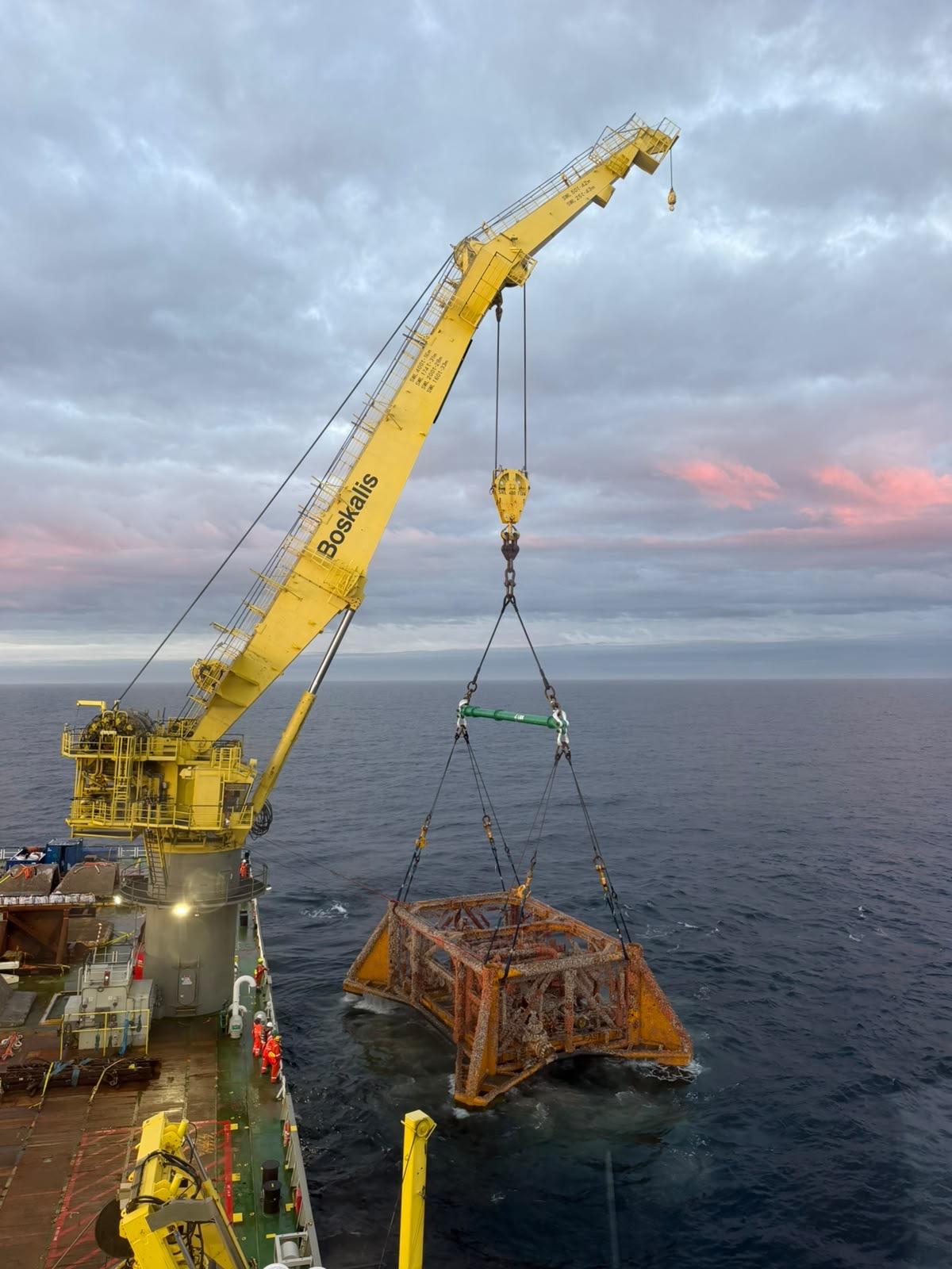 Offshore installation and construction operations
