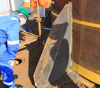 Offshore equipment secured to a vessel deck